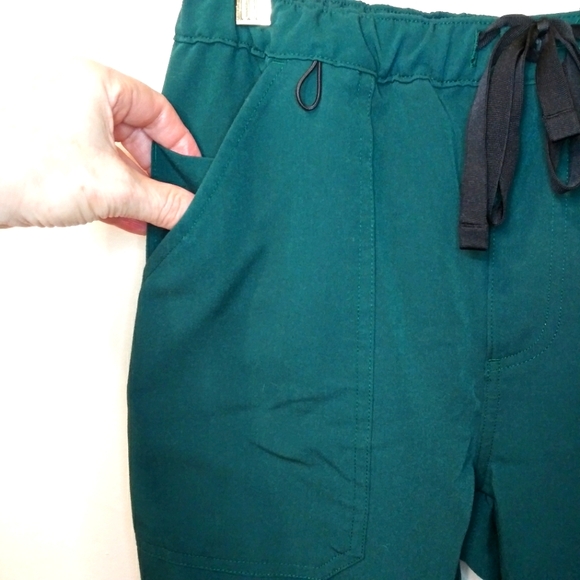 Figs Evergreen Women's Drawstring With Elastic Waist Zippered Skinny  Scrub Pant - Picture 3 of 11